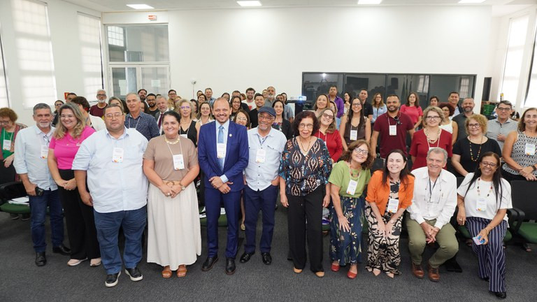 MEC debate planos decenais de educação em PA e PE