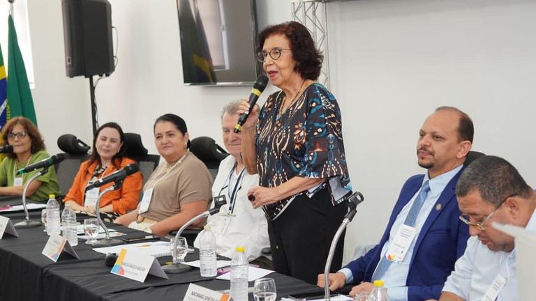 MEC debate planos decenais de educação em PA e PE